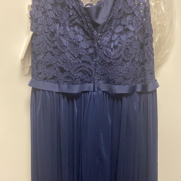 David’s Bridal Long Lace Mesh Dress NWT - Picture 9 of 9